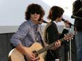 Findinf Yourself:a jonas sister story ch5