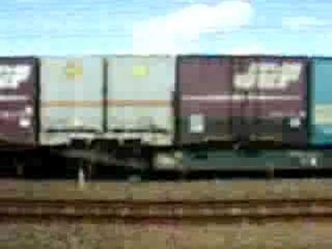 2008.01.18　吹田付近で貨物列車を追い越す