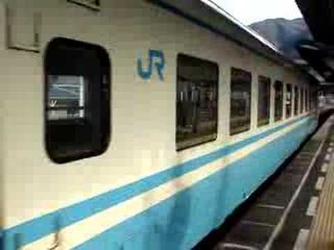 2008.01.14　阿波池田駅から引き上げ線に入るキハ58系