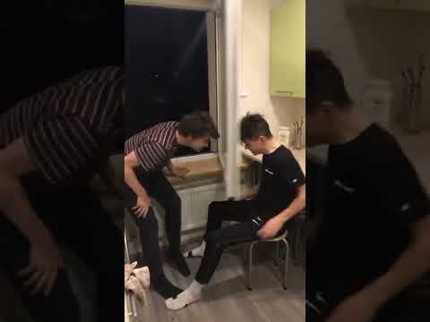 Kiedy mamy nie ma w domu, a Ty z kolegą wymyślacie dziwną zabawę