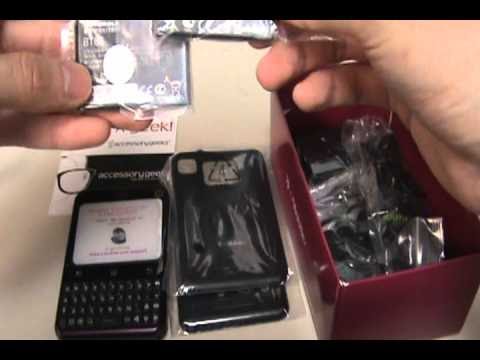accessorygeeks - Accessory Geeks takes a look at the new Motorola Charm for T-Mobile. This is a Moto-blur equipped phone, with a full QWERTY keyboard and a 2.8 inch, 320 x 24...