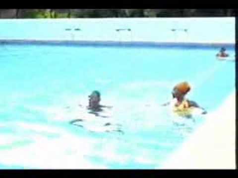 Mbaye Dosé à la Piscine