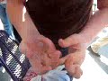 A weird amazing hand trick