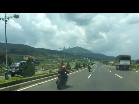 [Video] Xe mô tô PKL chạy trên cao tốc Liên Khương - Đà Lạt