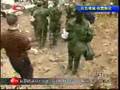 2008四川大地震 - 在地震现场刚刚被抢救出的小朋友巧遇自己的父亲