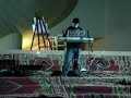 playing "Ana wlleil" live - 2009