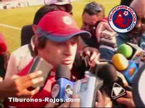 Presentaci&oacute;n de Herrera con Tiburones Rojos