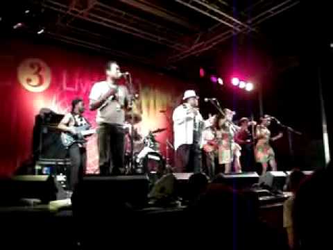 Kanda Bongo Man (WOMAD July 2010) 2_flv Kanda Bongo Man (WOMAD July 2010) 2_flv