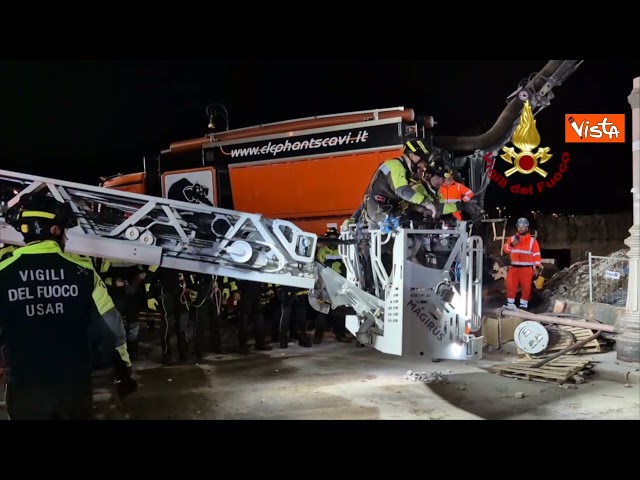 Non ce l'ha fatta operaio estratto da crollo Torre dei Conti a Roma dopo 11 ore. È morto in ospedale