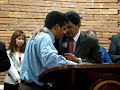 Pr. Marcinho de São Paulo entregando uma profecia para o Pr. Gilmar Santos na vigília em Jardim Palmares, 18 de Janeiro de 2008.