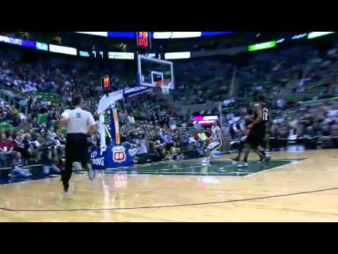Gerald Wallace blocks Gordon Hayward