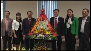 Đ.c Trần Văn Lâm, TUV, BT Thành ủy, Chủ tịch HĐND thành phố chúc mừng  ngày 12-11.
