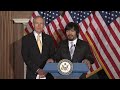 Reid Welcomes Boxing Champion Manny Pacquiao to Washington
