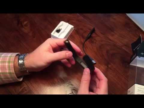 how to put a battery in a fitbit zip