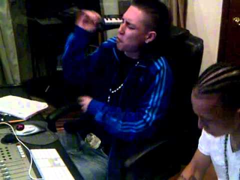 VID-20111104-00147 -