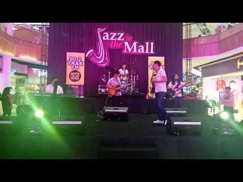 Lee Ritenour - Night Rhythms ( band performace by Good To Be Back )