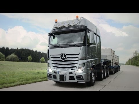 slt - The new SLT heavy-haulage vehicle is a high-calibre specialist developed by Mercedes-Benz to meet the requirements of this highly demanding transport segment...
