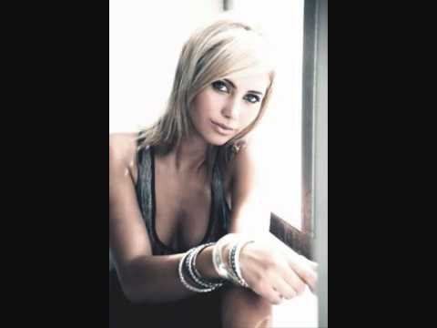 Charlize Berg – Run