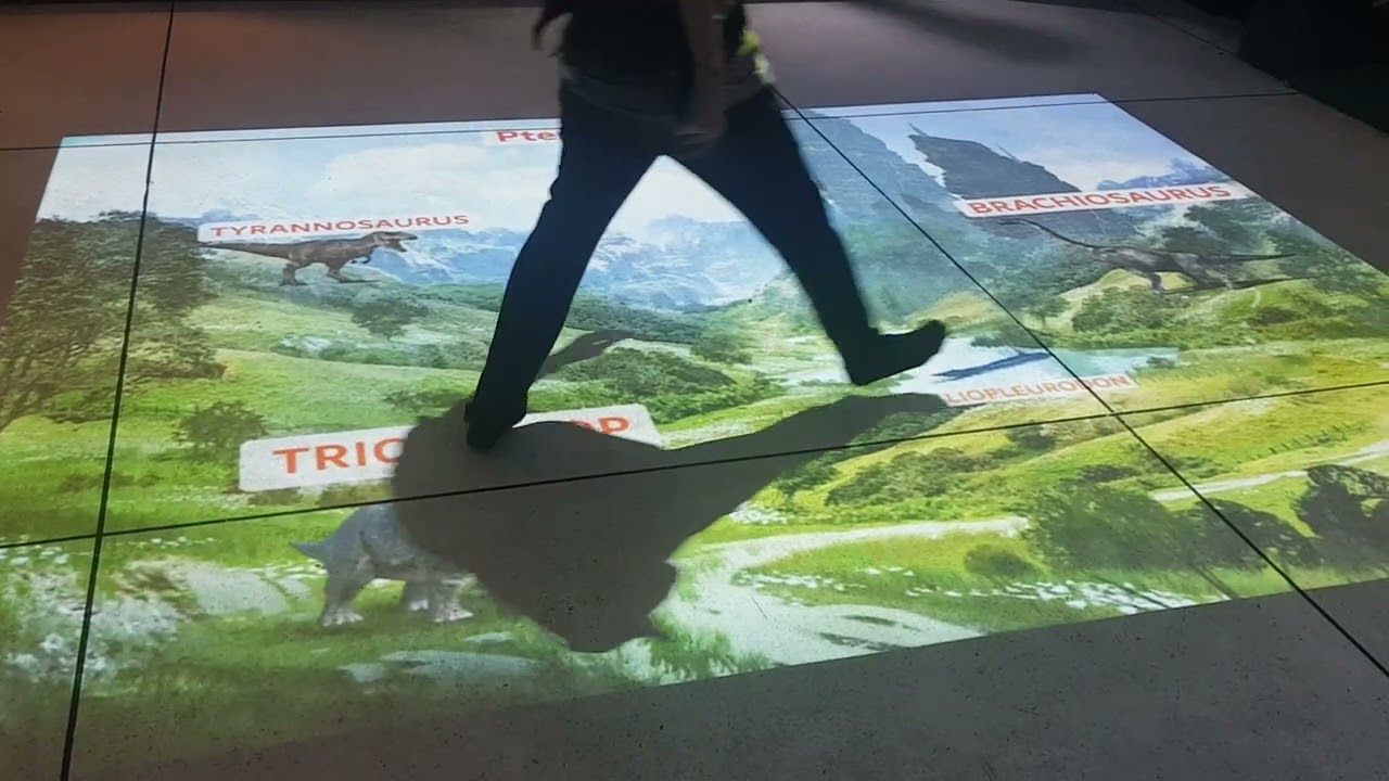 เดินผ่านแล้วมีชื่อไดโนเสาร์