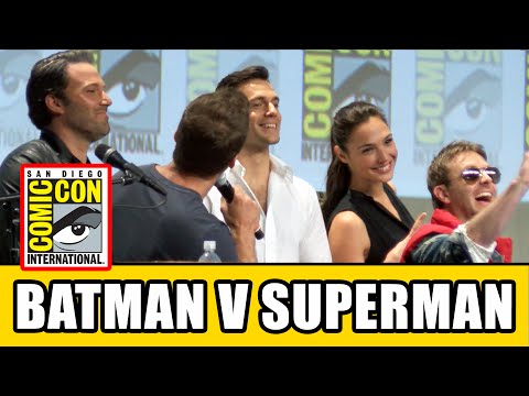 Ben - Batman vs Superman's Henry Cavill, Ben Affleck, Gal Gadot & Zack Snyder made a special appearance at San Diego Comic Con 2014 to tease some special footage. Comic Book Movie Interviews & Videos...