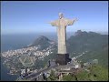 Paracaidistas vuelan a 2 metros del Cristo Redentor Paracaidistas vuelan a 2 metros del Cristo Redentor