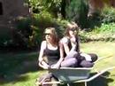 Fahm`Chen & Haum`Chen en brouette !