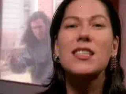 The Breeders - Shocker in Gloomtown