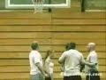 Mulher vira bola de basquete Mulher vira bola de basquete
