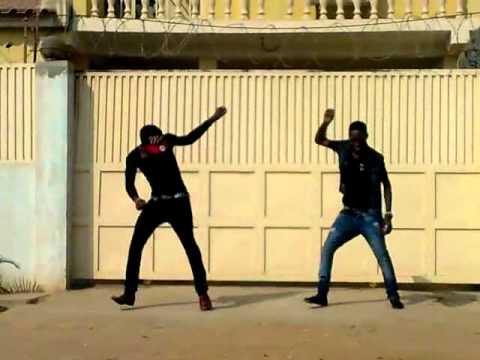 toques de house - Nós somos os Quentura somos um grupo de dança (kwaito,house, etc) , Postamos este presente video para mostrar um pouco daquilo que sabemos, Esperamos que gos...
