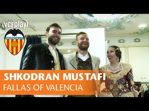 Shkodran Mustafi discovers the secrets of Fallas of Valencia