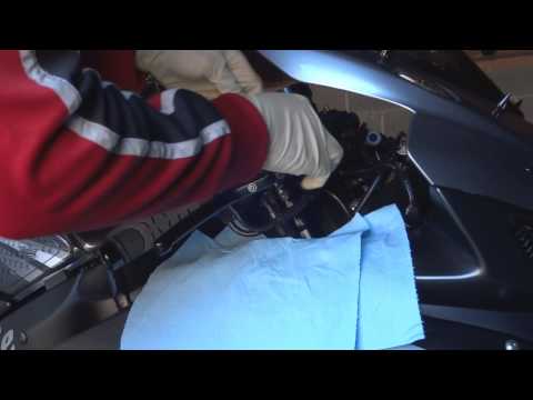 how to bleed gsxr master cylinder