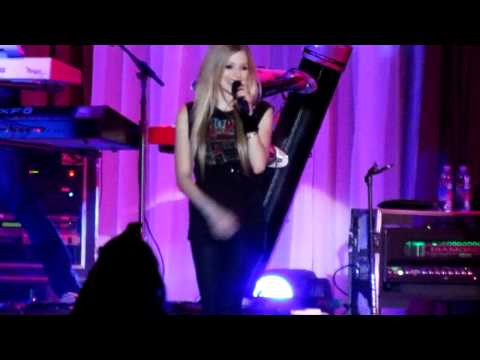 Avril Lavigne - Wish You Were Here (Live in Turin 2011) Avril Lavigne - Wish You Were Here (Live in Turin 2011)