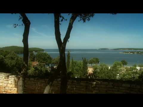 Valalta - The Valalta Naturist Camp is situated at the entrance of the 12 km long Lim Fjord. Among the picturesque landscape of vineyards and fields, near the 5 km lon...