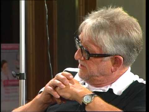 Matthias Backhaus - Das Urgestein christlicher Popmusik ist als E-Fun-gelist unterwegs. http://www.talk-am-dom.de.