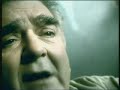 Πασχάλης Τερζής  - ΠαραστράτημαΚαλλιτέχνης: Πασχάλης Τερζής   Συνθέτης: Θάνος Γεωργουλάς   Στιχουργός: Κώστας Τερζάκης   Στίχοι:   Σε πίστεψα απ' τη αρχή σε κράτησα κοντά μου,σου 'δειξα δρόμο μυστικό να μπεις στα όνειρα μου.Μα δεν κατάλαβα ο τρελός τα τόσα ψέματα σουκάνεις απλά το κέφι σου δεν δίνεις την καρδιά σου.Ασυγχώρητο μου παραστράτημα,λάθος μου μοιραίο και μεγάλο,τι πληρώνω πες μου ποιο αμάρτημα,πως απ΄ την ψυχή μου να σε βγάλω.Τώρα οι νύχτες μου φωτιές κυκλώνουν τη ζωή μουένα ατέλειωτο γιατί ματώνει τη σιωπή μου.Και ξημερωνω με σκιές στο άδειο μου κρεβάτιπώς να ξεχάσω πόσο φταις που έσβησε η αγάπη.Ασυγχώρητο μου παραστράτημαλάθος μου μοιραίο και μεγάλο,τι πληρώνω θεέ μου ποιο αμάρτημα,πως απ΄ την ψυχή μου να σε βγάλω.Ασυγχώρητο μου παραστράτημαλάθος μου μοιραίο και μεγάλο,τι πληρώνω πες μου ποιο αμάρτημα,πως απ΄ την ψυχή μου να σε βγάλω.