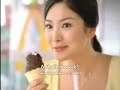 awek cute suka makan aiskrim coklat