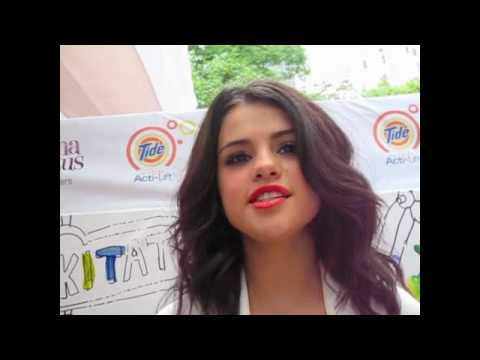 Selena Gomez & Joey King Ramona & Beezus Premiere Arrivals