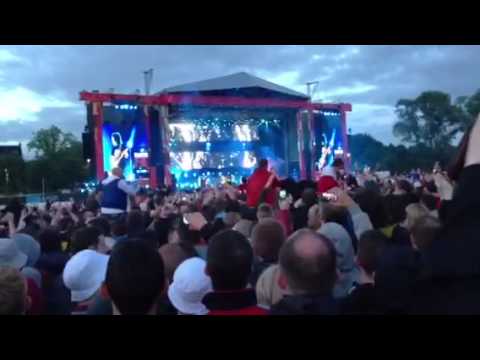 stone - Video I took just before my phone cut out. Easily the best gig I've ever been to, atmosphere was something else. 50000 Scots proving we really are the best ...