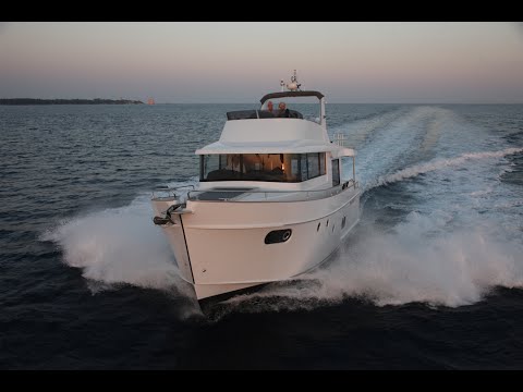 Тест моторной яхты Swift Trawler 50 на русском языке