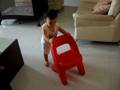 videos de Jordan Walking Round the House