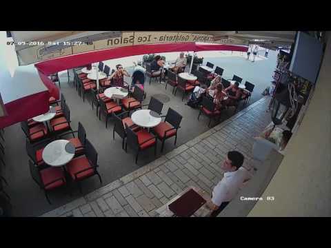 Tak Polak oszczędza na wakacjach! Wrzucili robaki do talerza aby nie płacić za obiad w Chorwacji!