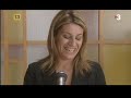 To set in motion the English subtitles click the arrow icon in the bottom of the video. Don't laugh at my translations please (I did the translations myself and I even do not speak English at all). This is the last time I do so because is too much difficult for me. But I hope most of you took the advantage of the summer to learn Catalan ¿don't you? The catalan subtitles are for the people willing to learn catalan XDD. Ey, wait! the wonderful youtuber, Patty (GregoryFanatiker) just sent me ...