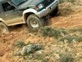 Mitsubishi Montero trepando Mitsubishi Montero trepando