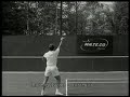 Sever motion in tennis, since Gerald Patterson (number 1 in the world and Wimbledon champion em 1919), reaching Rod Laver, Boris Becker and Pete Sampras. Vários movimentos de saque de tenistas profissionais, desde 1919