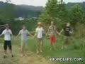 5 Idioten am Elektrozaun