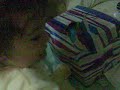 IONA FAYOLLE ABRE SU PRIMER REGALITO. NAVIDAD DE 2009, SOLSONA. ESPAÑA