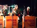 la antigua jazz band
interpreta doctor bob gordon shop hot dog from boston (foxtrot)
en la expo les luthiers
-cortesia http://www.leslu.net-