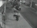 Tiroteo real en jurisdiccion de comisaria 38&ordf; pfa , policia herido recibe 8 impactos.