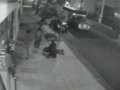 Tiroteo real en jurisdiccion de comisaria 38&ordf; pfa , policia herido recibe 8 impactos.