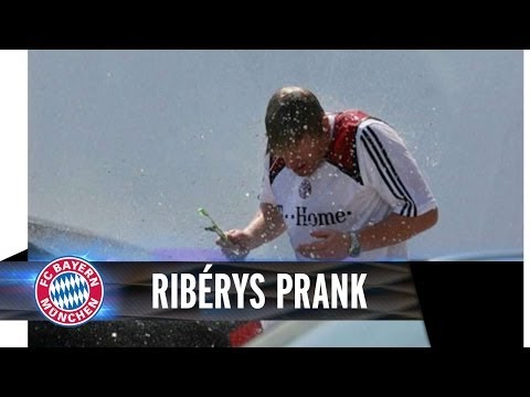 Ribéry & van Buyten prank Oliver Kahn Ribéry & van Buyten prank Oliver Kahn